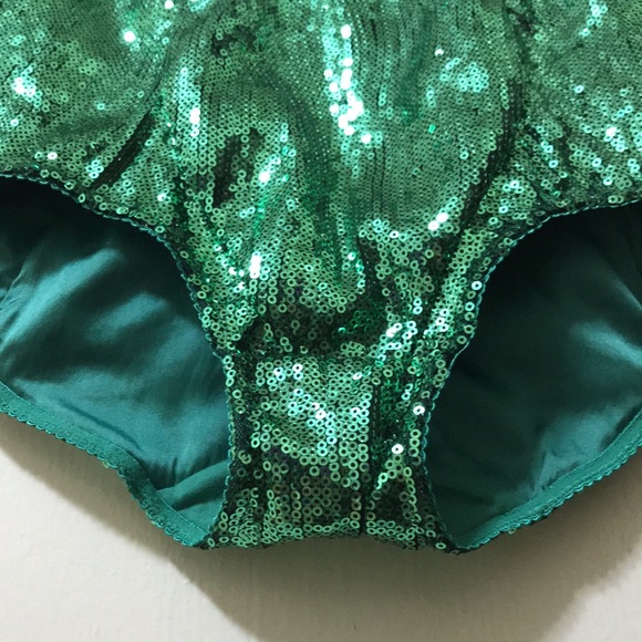 Dolce & Gabbana
sequin embellished shorts - Picture 6 of 9